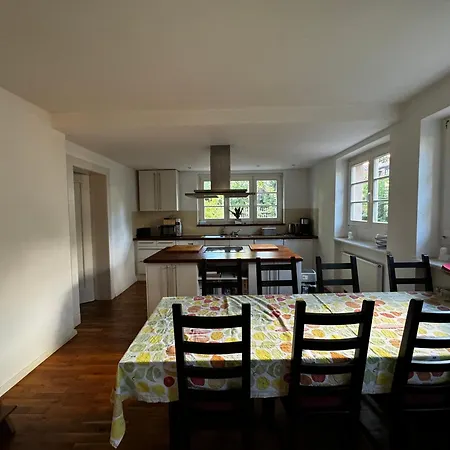 בית נופש Beautiful House In Zehlendorf *