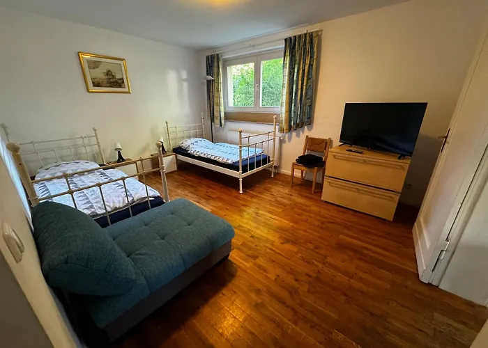 Beautiful House In Zehlendorf بيت للعطل *