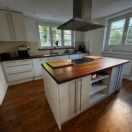 Beautiful House In Zehlendorf Дом отдыха Берлин