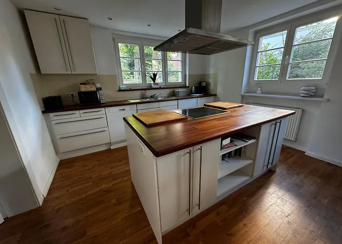 Beautiful House In Zehlendorf Дом отдыха Берлин